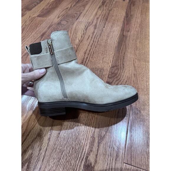 Beige Chelsea Style Ankle Boots Size 7.5 NEW Equestrian Old Money Classic - Picture 6 of 11